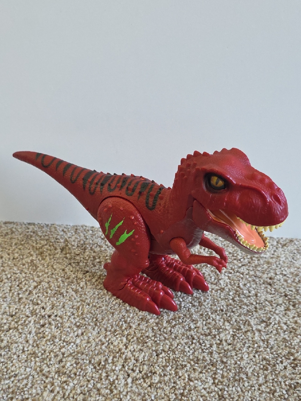Robo Alive Attacking T-Rex dinosaur